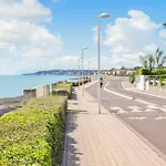 Cozy Apartment In Royan With Wifi